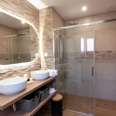 Maison Chaleureuse Avec Parking Gratuit Sur Place Villa *